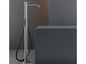 Cea Innovo rubinetto vasca a pavimento con doccetta INV61